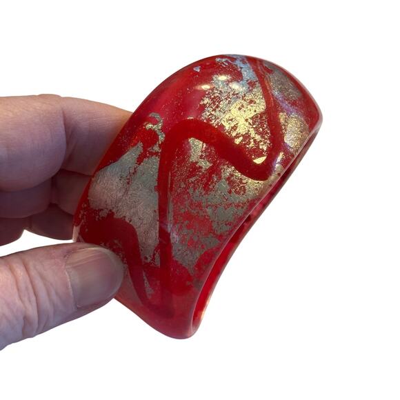 Chunky 1980s plastic bangle bracelet red acrylic silver foil abstract shape - Picture 5 of 7